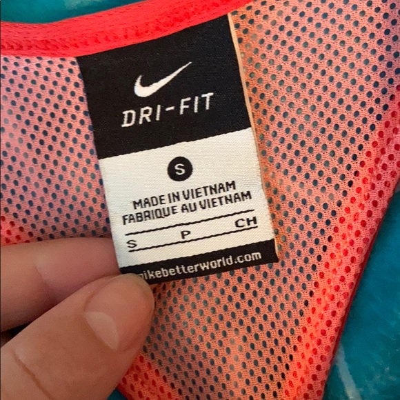 Nike tank top - Picture 2 of 3